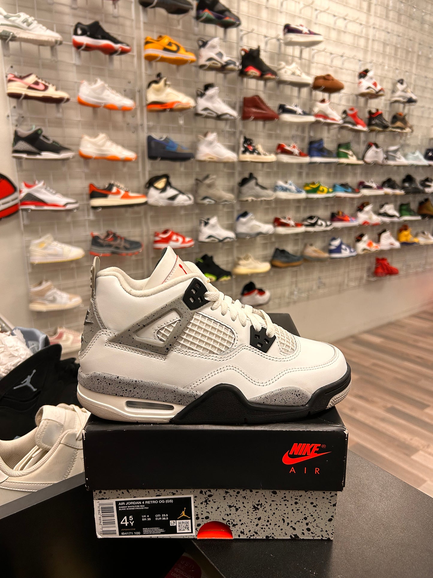 White Cement 4s Size 4.5y