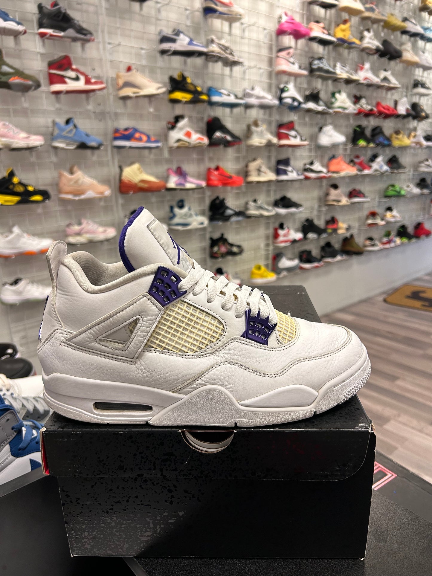 Metallic 4s Size 8