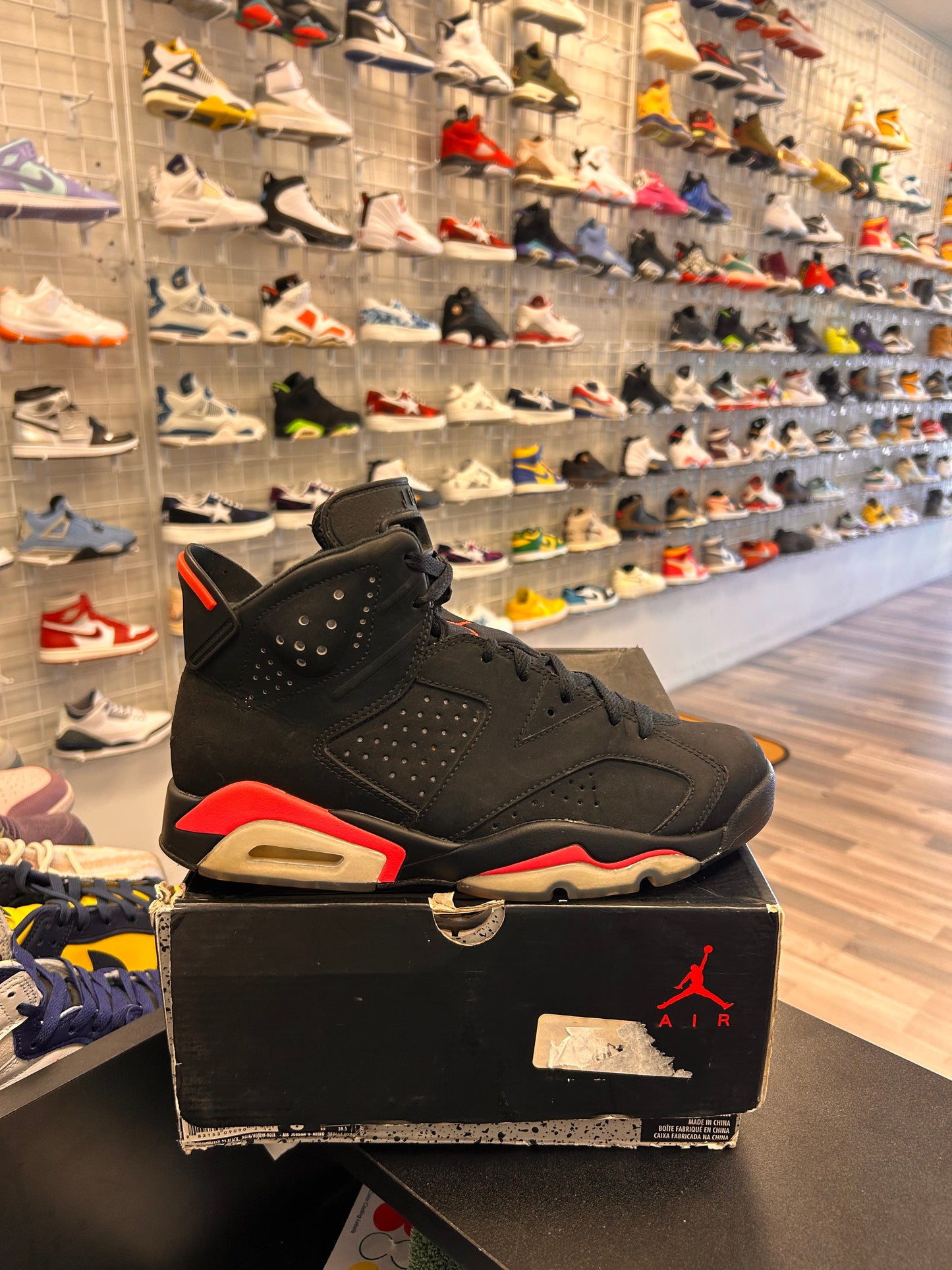 Infrared 6s Black Size 8