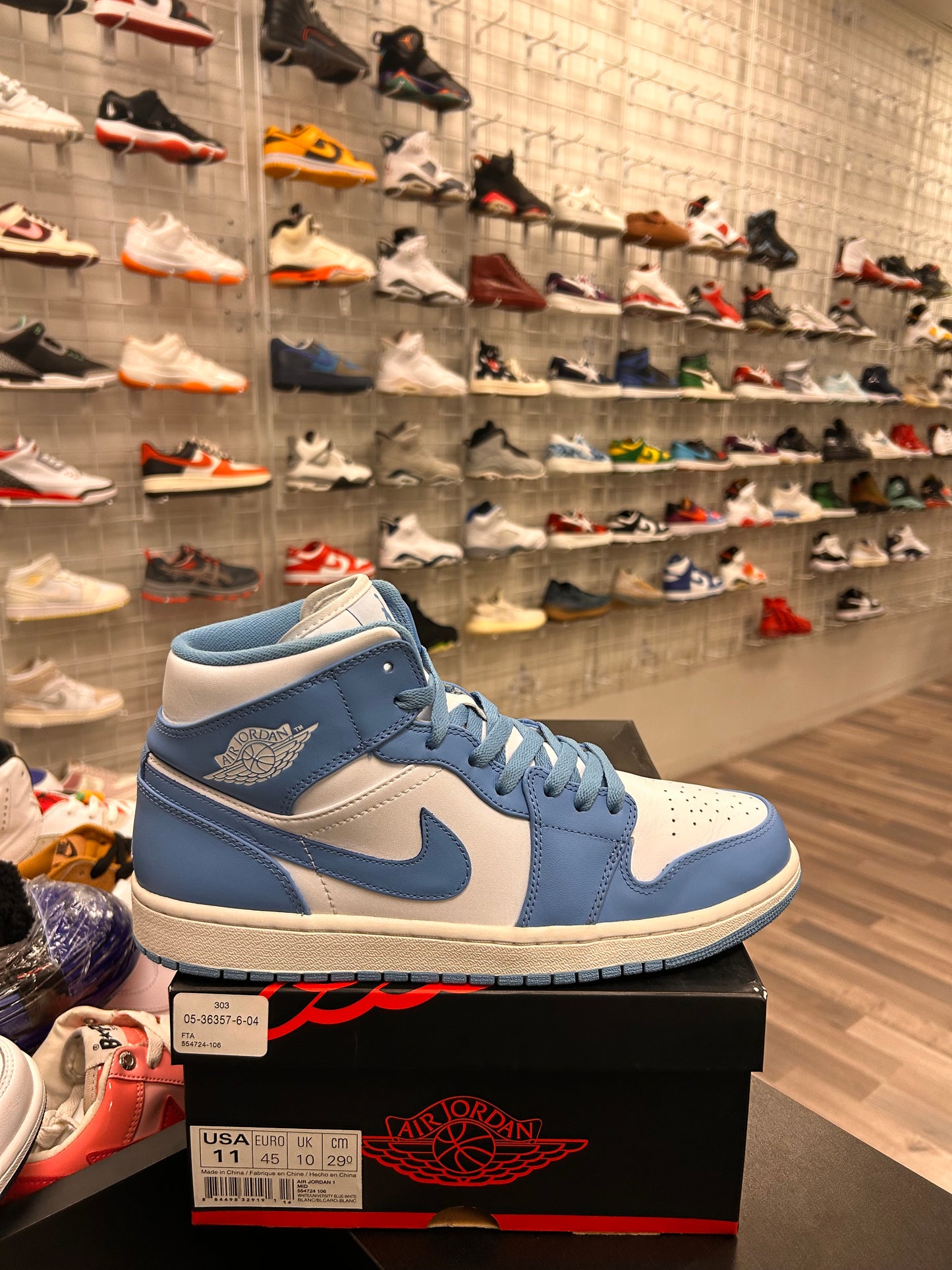 Unc 1s Mid Size 11