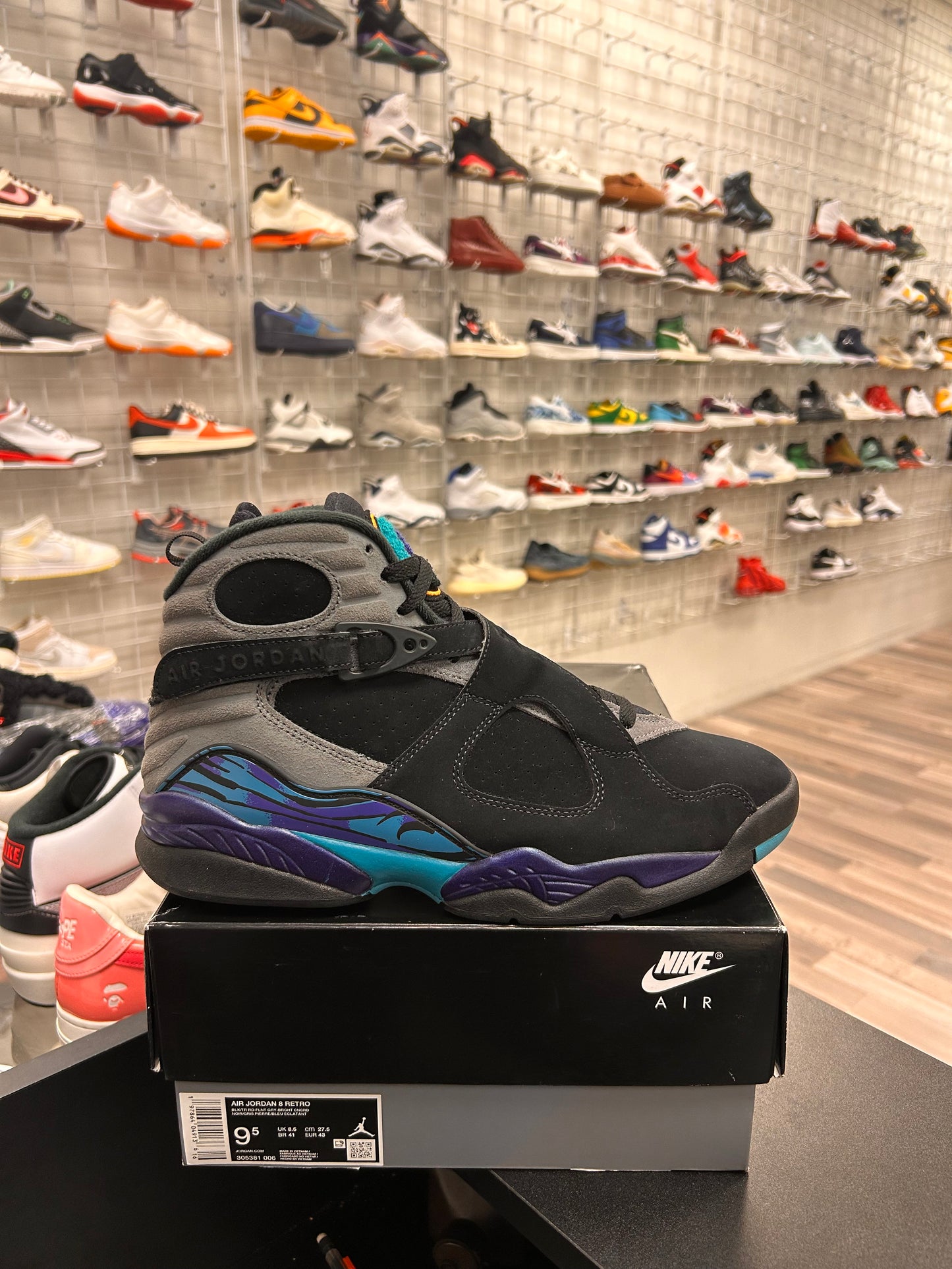 Aqua 8s Size 9.5