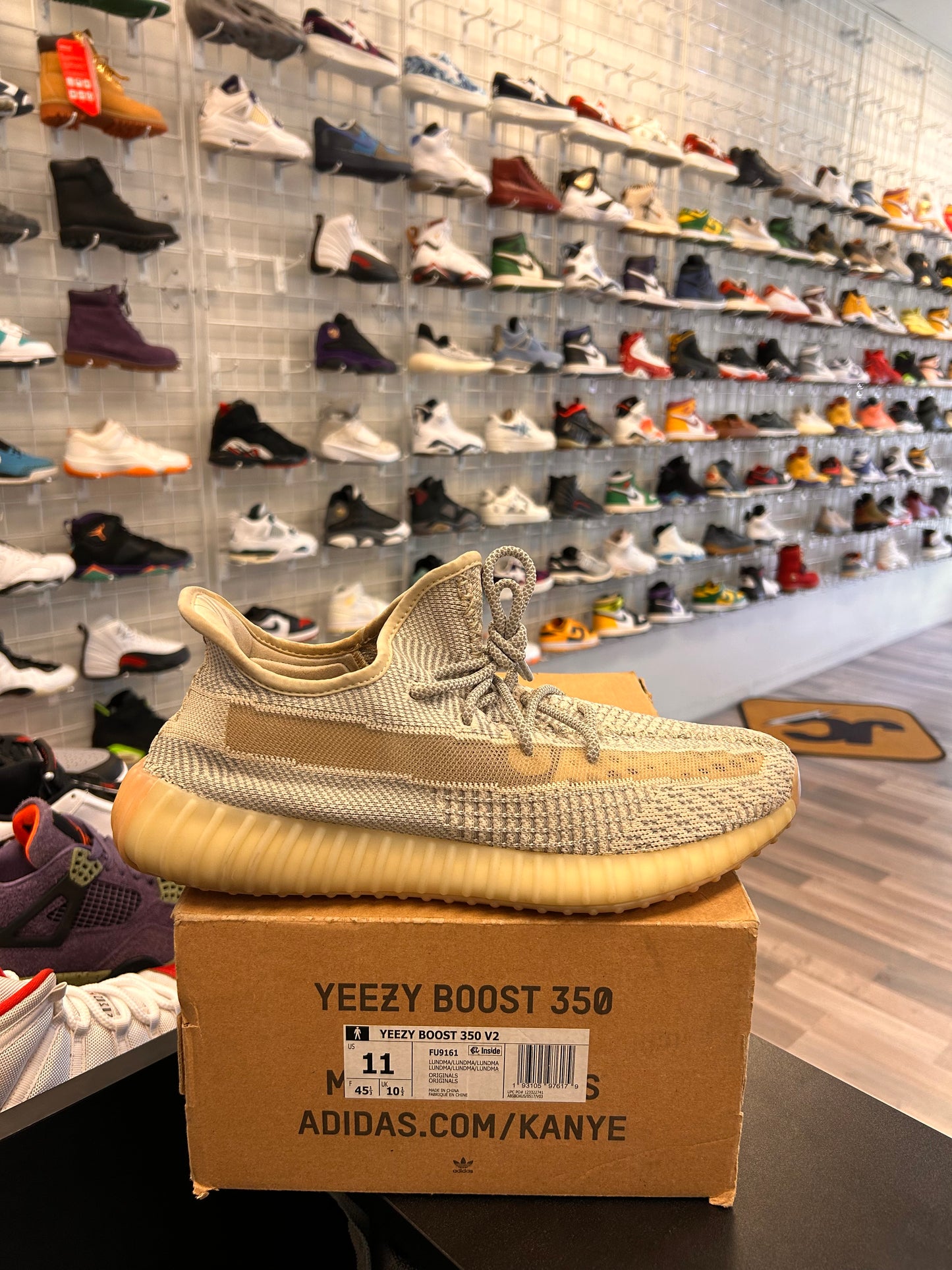 Yeezy Lundmark Size 11