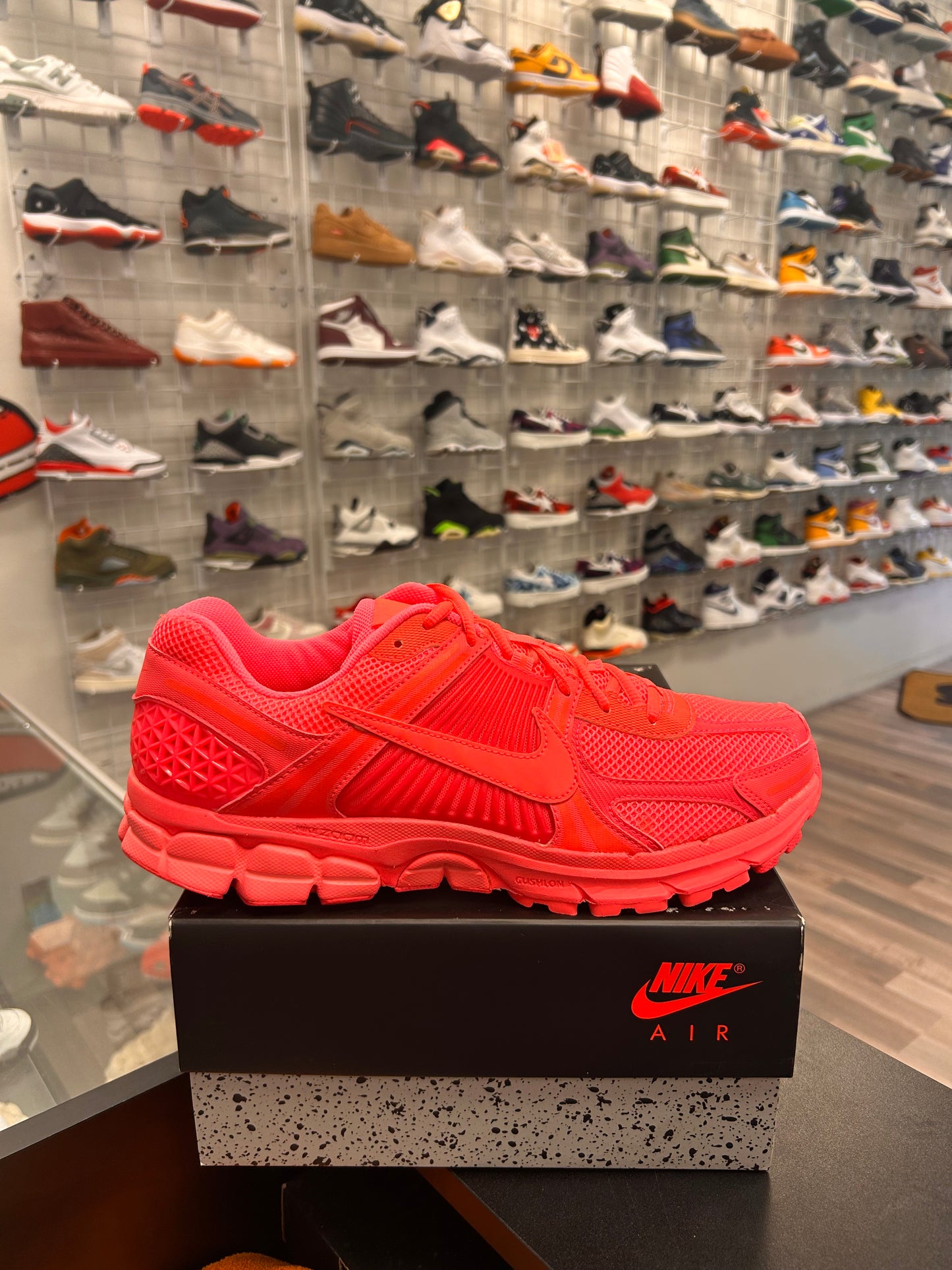 Vomero Zoom 5 Hot Punch Size 12.5