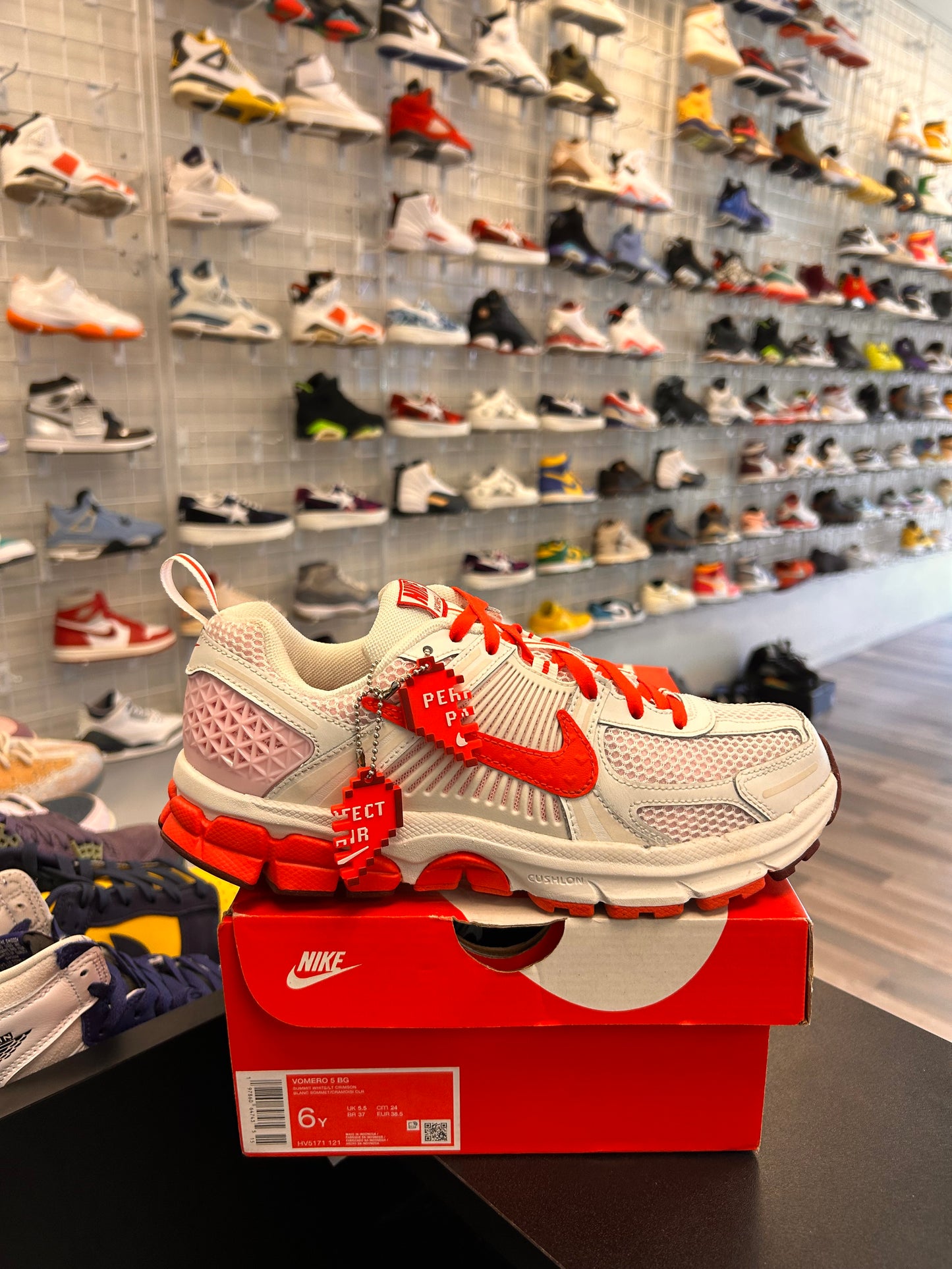 Valentine Vomero Size 6y