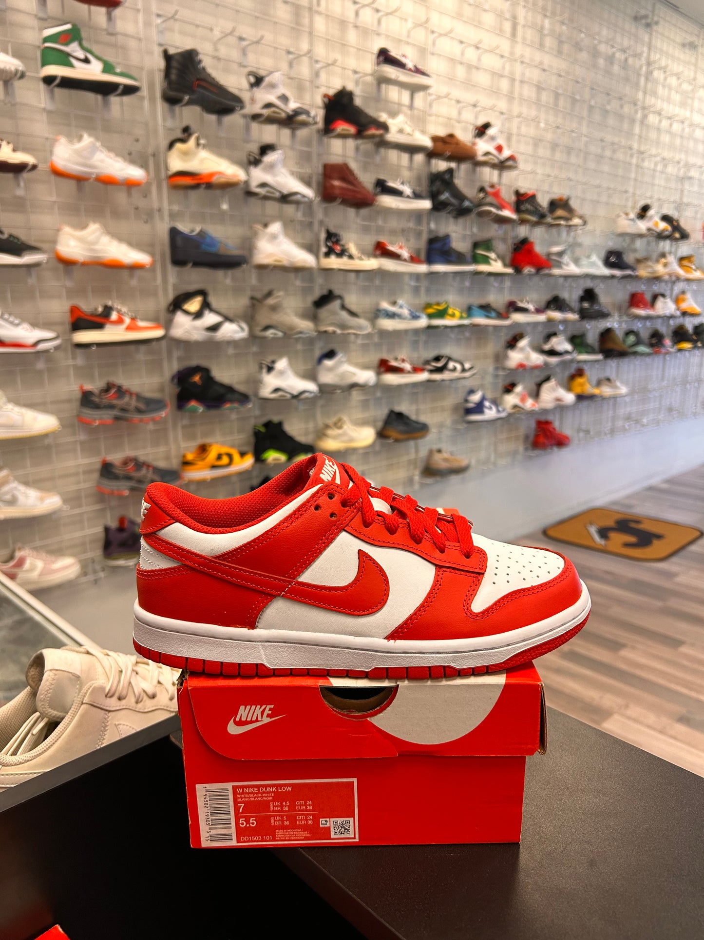 St John Dunk Size 5.5y